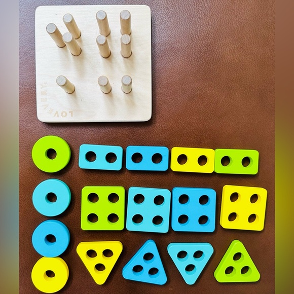 LOVEVERY Sort & Stack Peg Puzzle + Play Guide - Picture 4 of 11